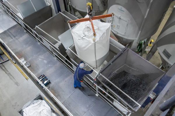 Extrusion of plastic granulate ANL Packaging Extrusion of plastic granulate ANL Packaging